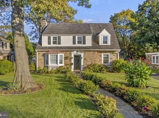 8345 Roberts Rd, Elkins Park, PA 19027