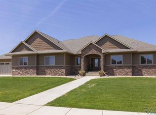 2704 W Bitterroot St, Sioux Falls, SD 57108
