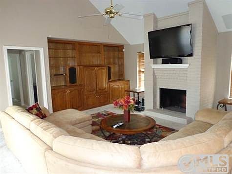 4th image of 504 Round Rock Dr
