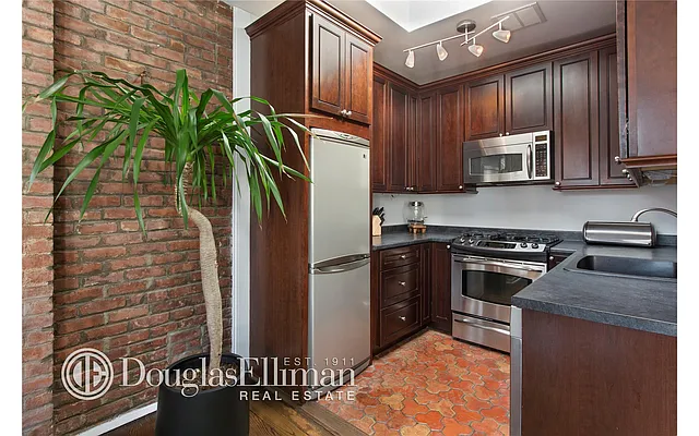 Rented by Douglas Elliman | media 4