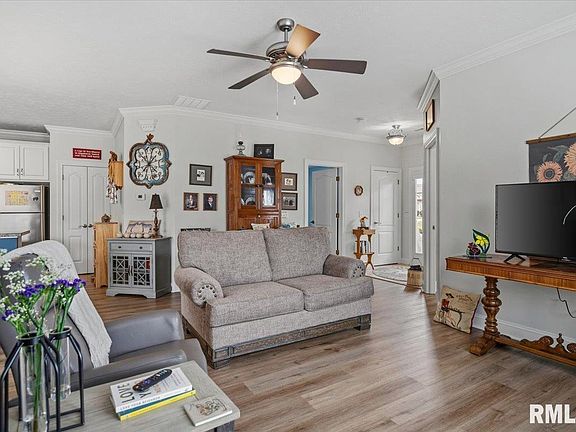 5th image of 817 Colorado Ct
