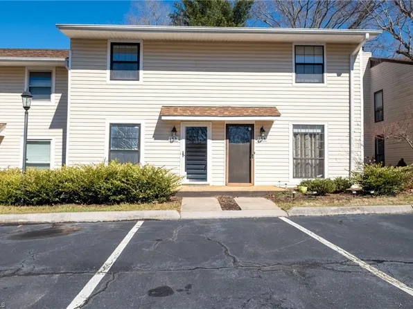 155 Turnwood Ln, Winston Salem, NC 27104
