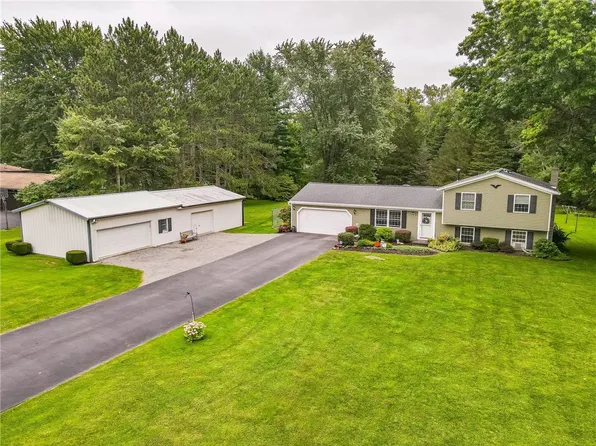 630 Drake Rd, Hamlin, NY 14464