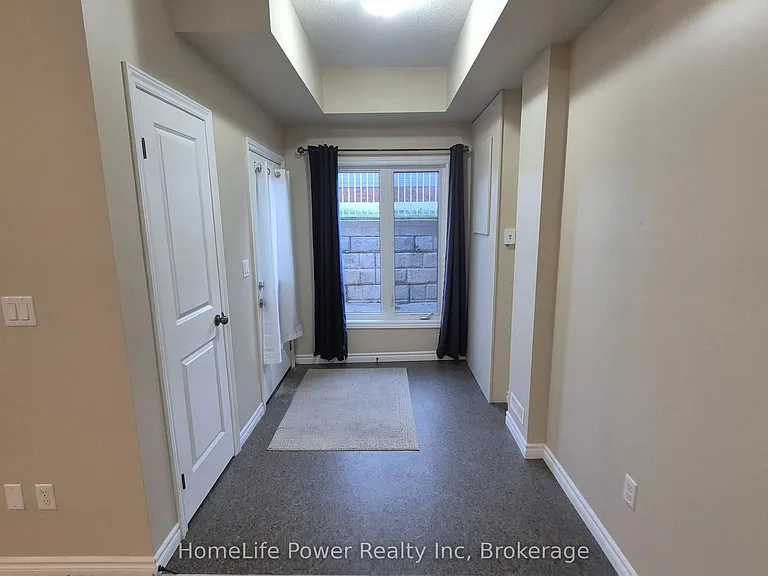 225 Riddell St #22 — Photo 5