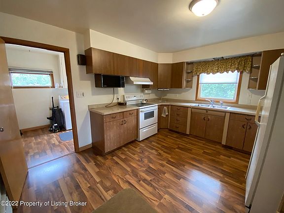 5th image of 225 B St N