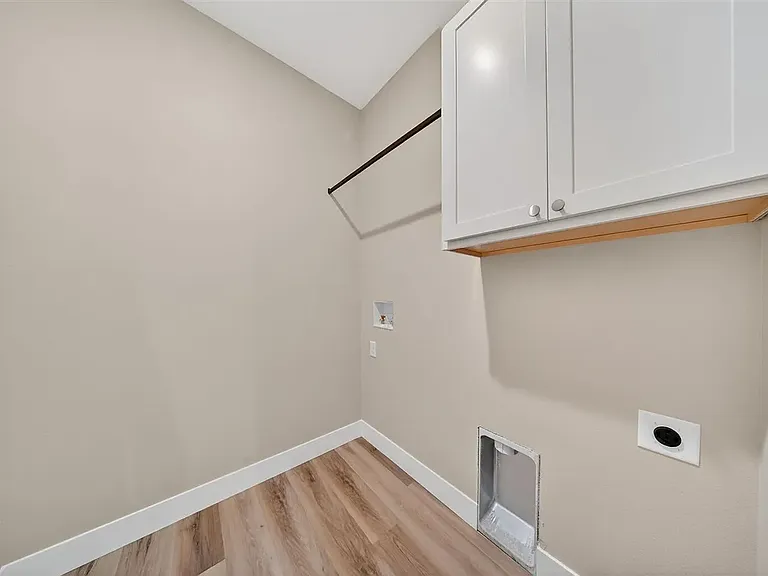 1285 Priscilla Ct — Photo 8