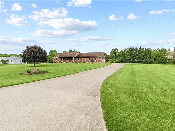 3rd image of 220 Township Road 184