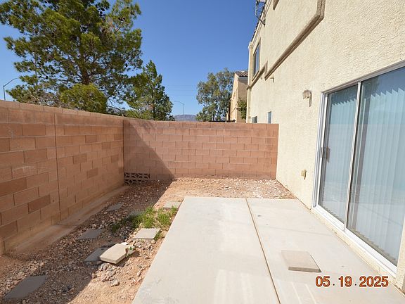 2nd image of 6321 Desert Leaf St #101-1