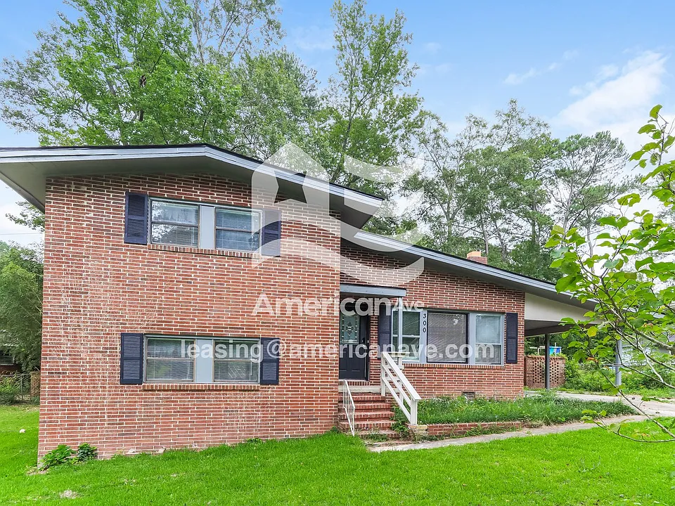 300 Clairmont Dr