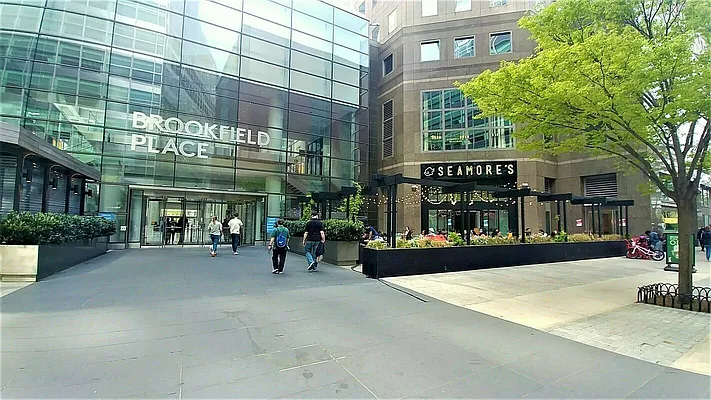 Rented by R New York | media 31