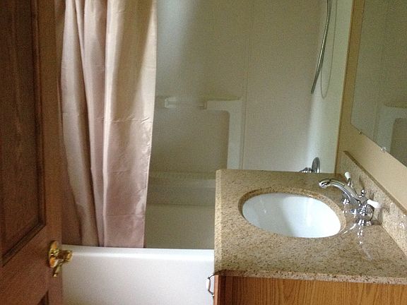 3rd image of 605 Birch Street