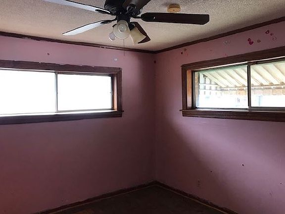 4th image of 1464 Oriole St