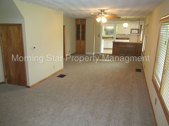 4th image of 13699 Strawtown Ave