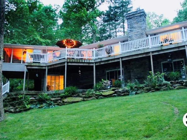 2594 W Buckhorn Dr, Millersburg, OH 44654