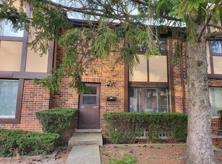 18W208 Lathrop Ln, Villa Park, IL 60181