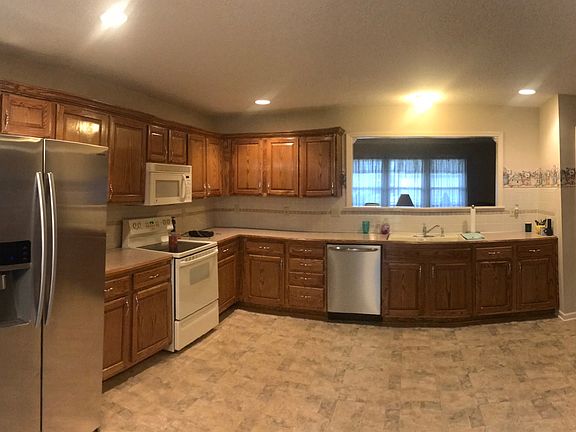 2nd image of 702 SW Harvest Cir