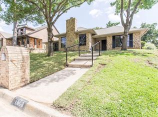 1808 Briarcrest Ln, Arlington, TX 76012