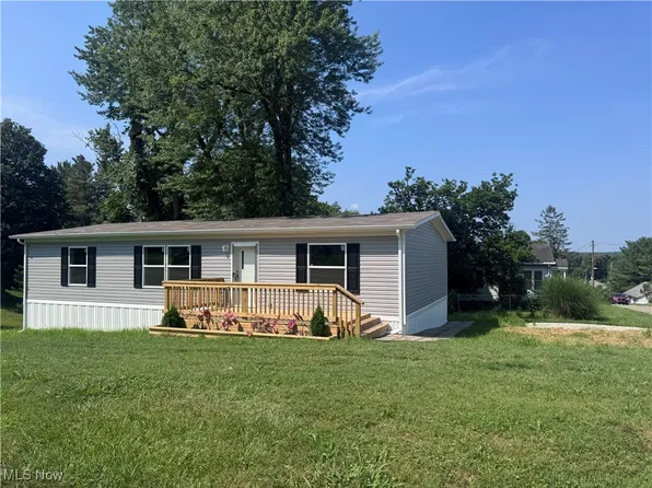 1096 N Kennebec Ave, McConnelsville, OH 43756