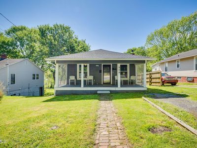 904 E Market St, Johnson City, TN, 37601