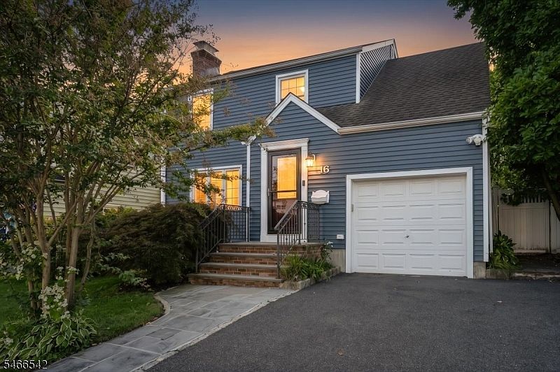 1st image of 16 Hillside Pl