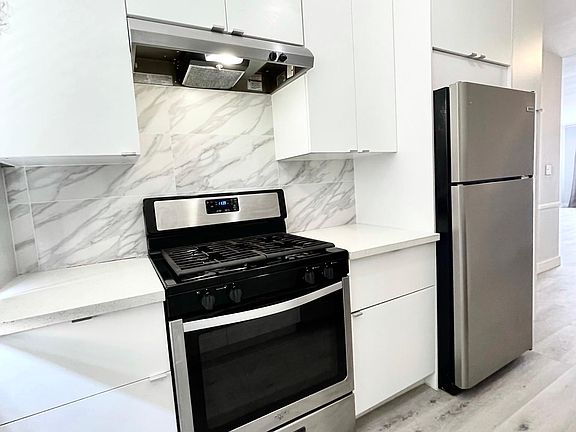 3rd image of 1227 N Hayworth Ave #W9bw4pvmx