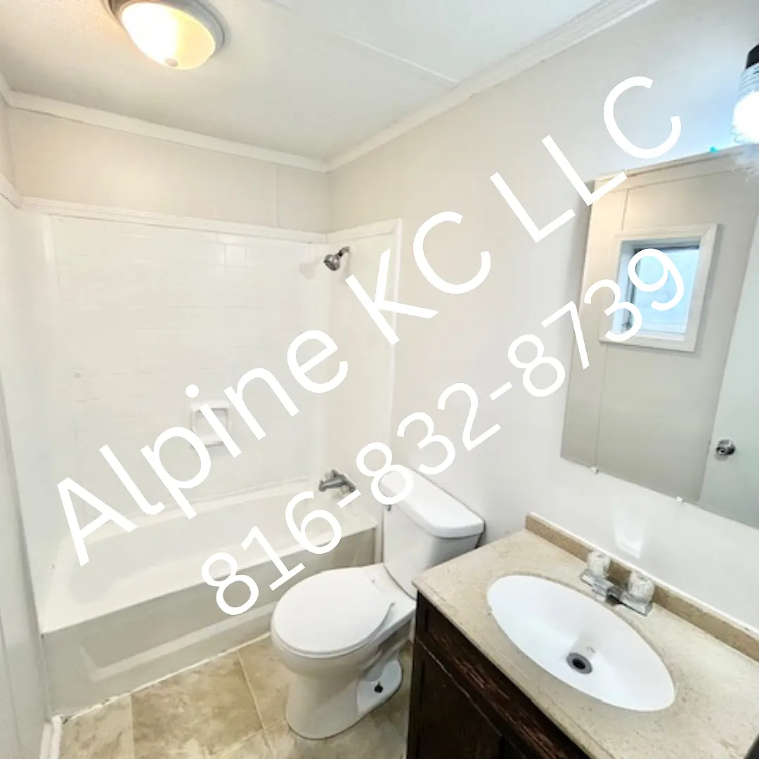 5505 SW Lakefront Ln S — Photo 2