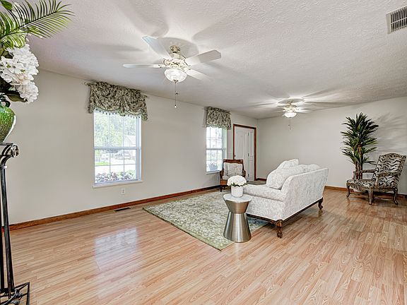 5th image of 631 S Biltmore Ave
