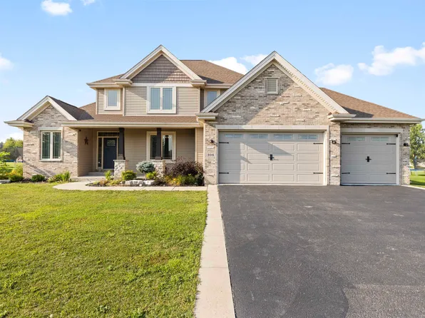 308 Club House Dr, Cherry Valley, IL 61016