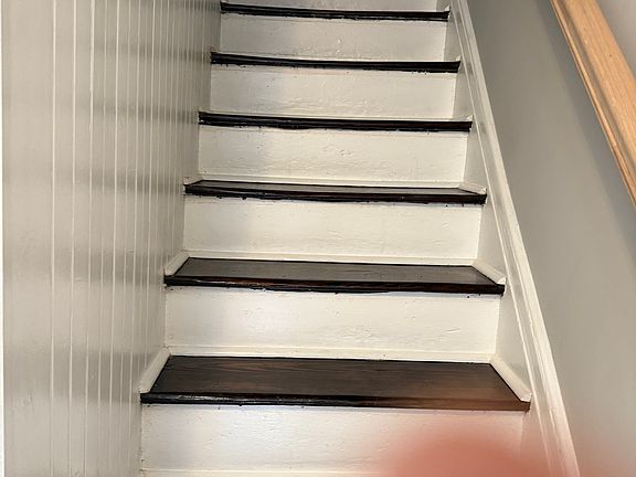 2nd image of 10 Humbert St Floor 2