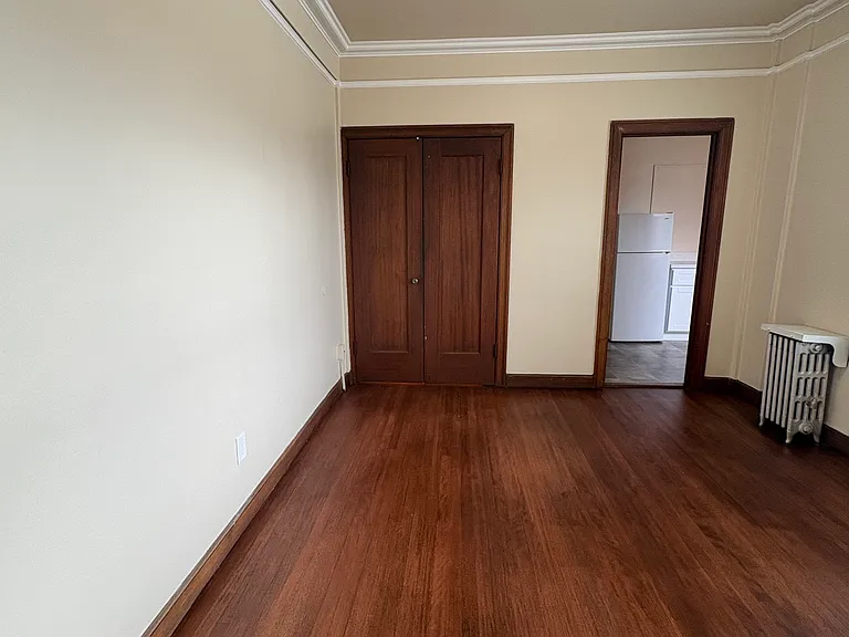 Lenox Apartments — Photo 10
