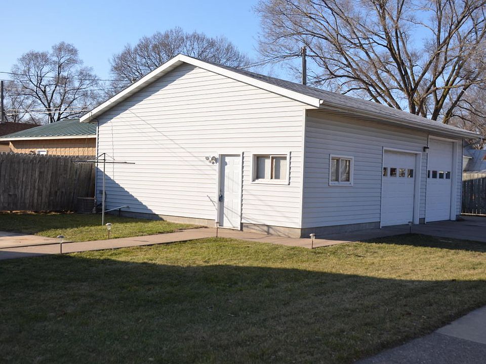 2nd image of 1731 Winnebago St
