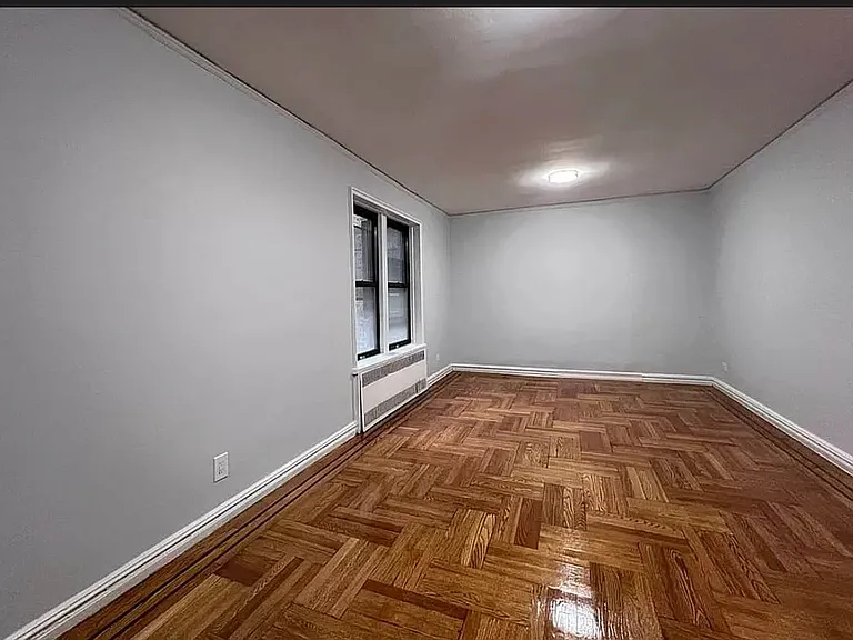 729 W 186th St #2J — Photo 2