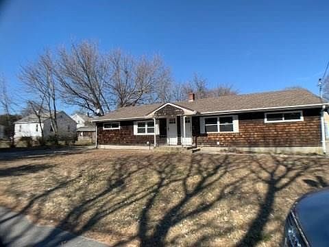 1st image of 119 Cedar Ave