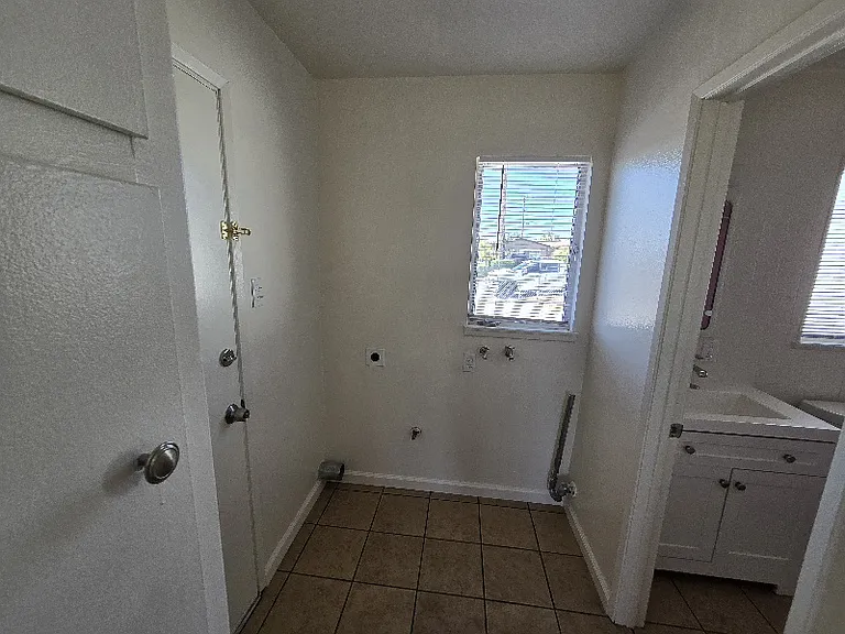 917 Ann St — Photo 7