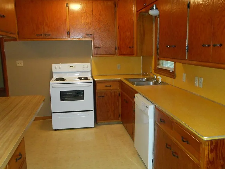 1515 S Barnes Ave — Photo 7