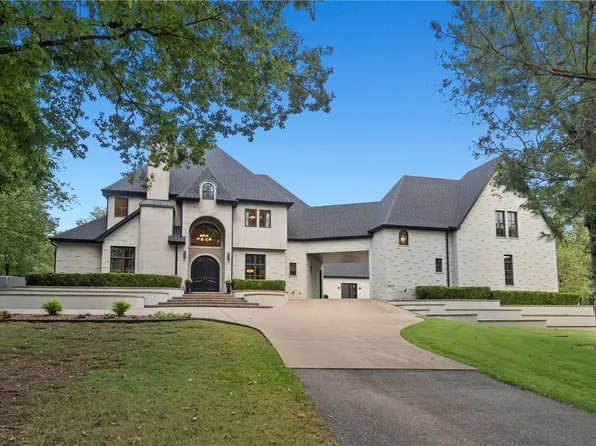 3103 Valley View Dr, Springdale, AR 72762