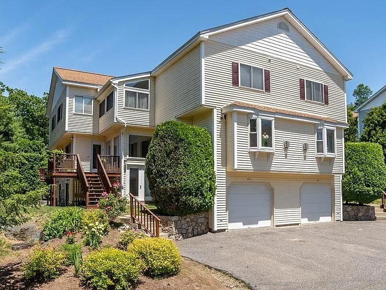 65 Half Crown Cir #85B — Photo 1