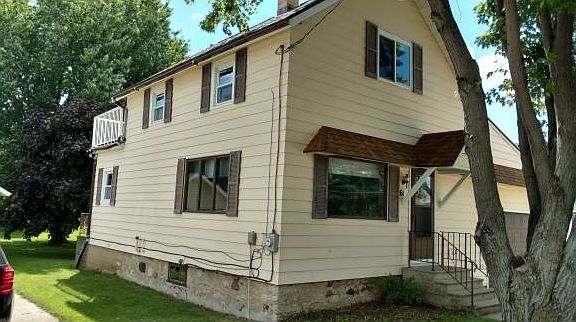 FRONT  SIDE VIEW OF HOME