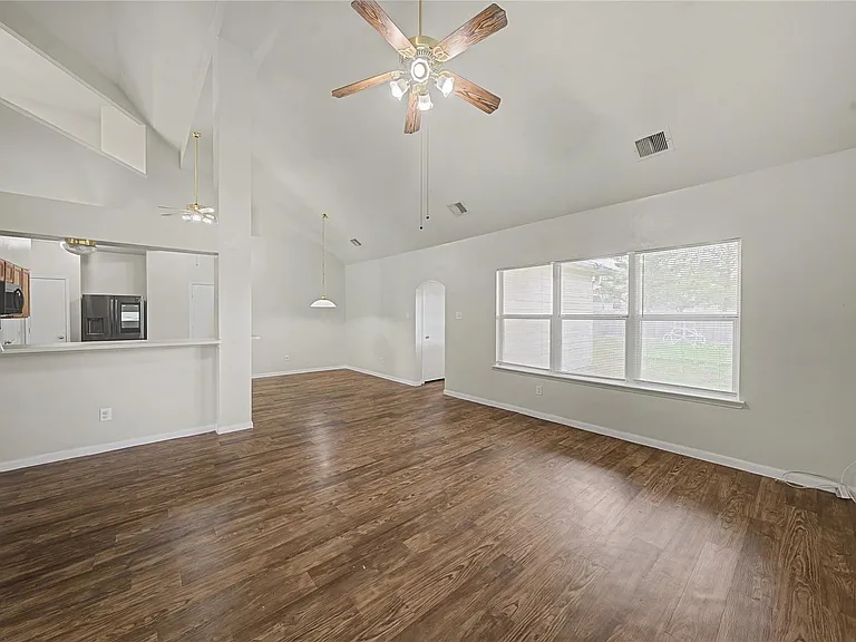 1111 Auburn View Ln — Photo 6