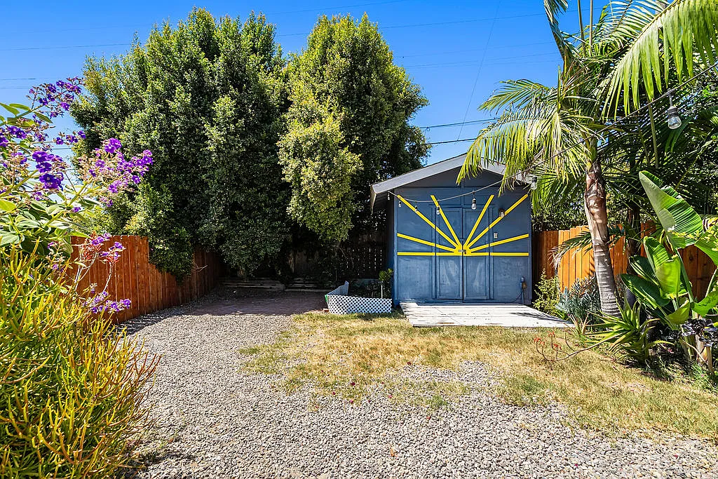 2 bed, 500 sqft, $2,455 — Photo 4