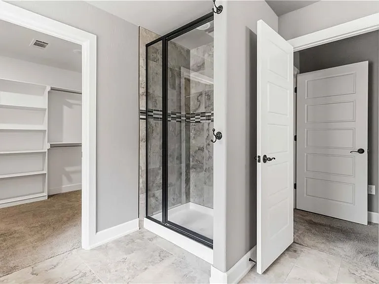 1340 Sweetbriar Cir — Photo 18