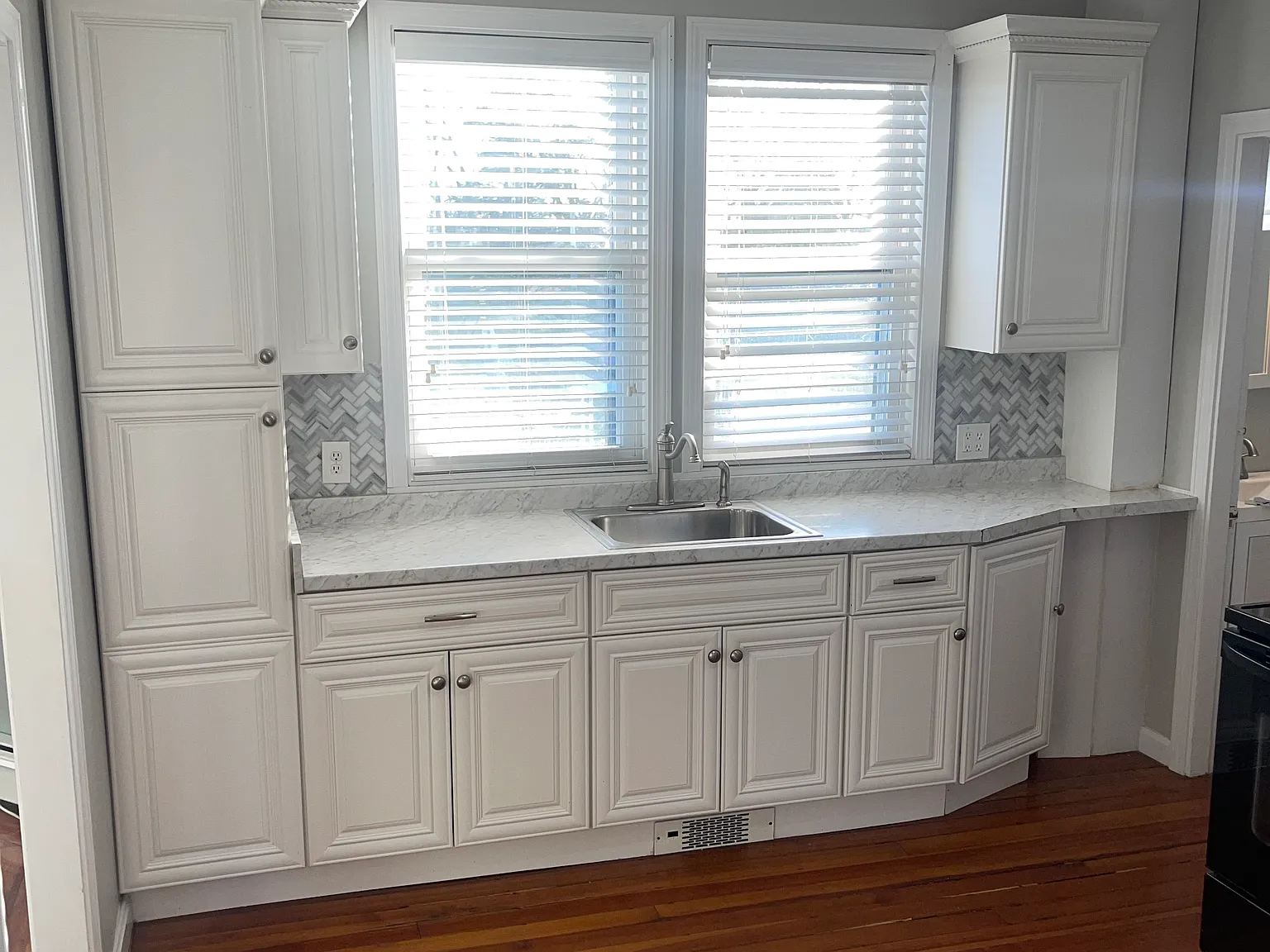 2 bed, 1000 sqft, $2,000 — Photo 2