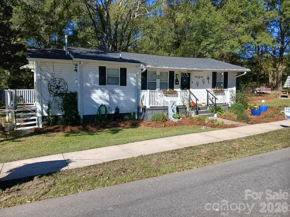 115 S Davis St, Dallas, NC 28034
