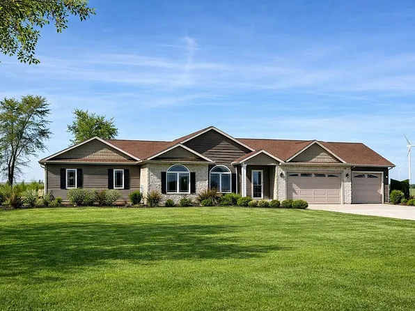 3142 County Road 1600 N, El Paso, IL 61738