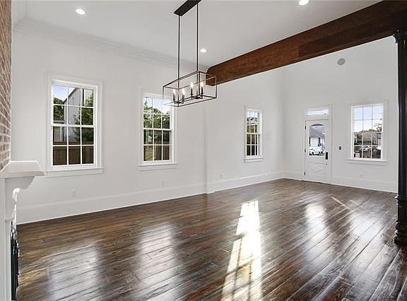5th image of 2338 Chippewa St