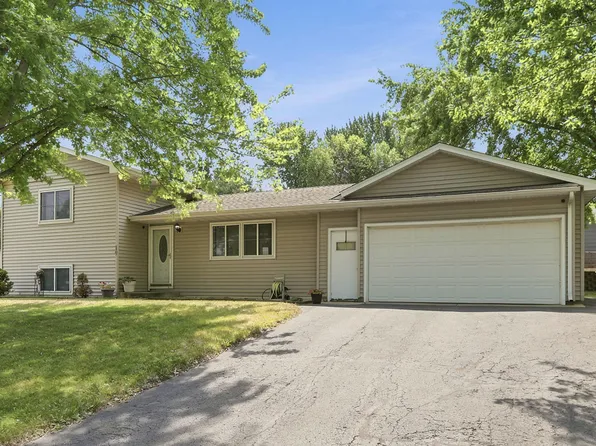 19 Heights Rd NW, Saint Michael, MN 55376