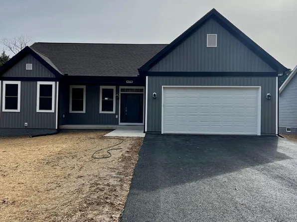 678 Glebe Harbor Dr, Montross, VA 22520
