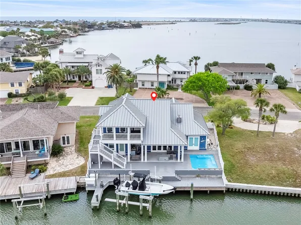 37 Flamingo Rd, Rockport, TX 78382