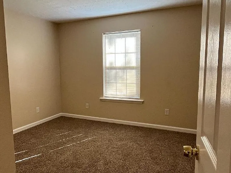 4229 Glenn Hill Manor — Photo 10