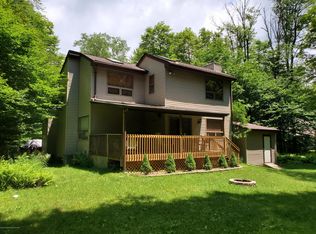 Cardinal Dr, Gouldsboro, PA 18424